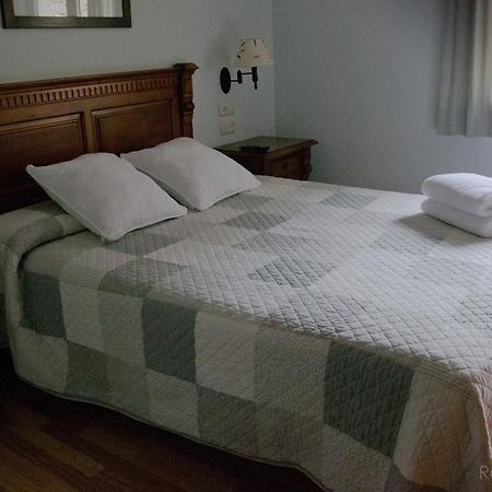 Hotel Saueth Tredos Bilik gambar