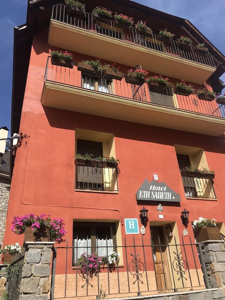 Hotel Saueth Tredos Luaran gambar