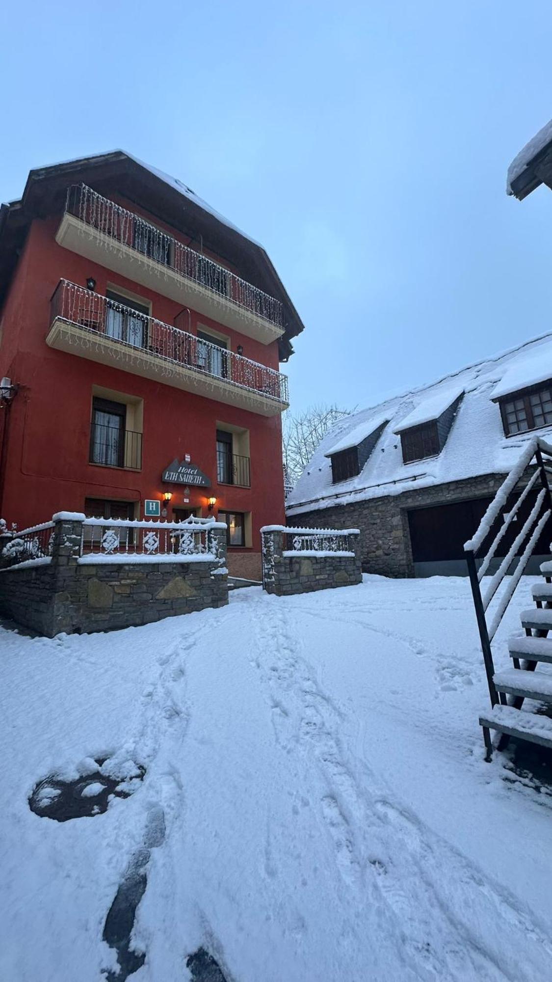 Hotel Saueth Tredos Luaran gambar